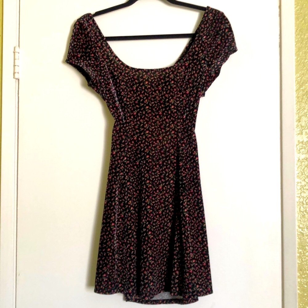 Forever 21 - 90s Style Flower Print Dress